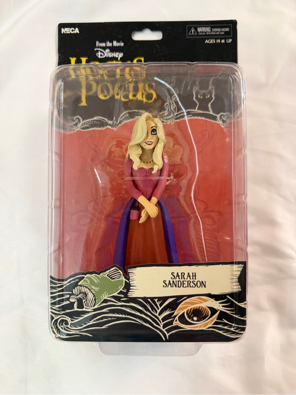 Disney Hocus Pocus Sarah Sanderson Figure - Pink, Purple, Red